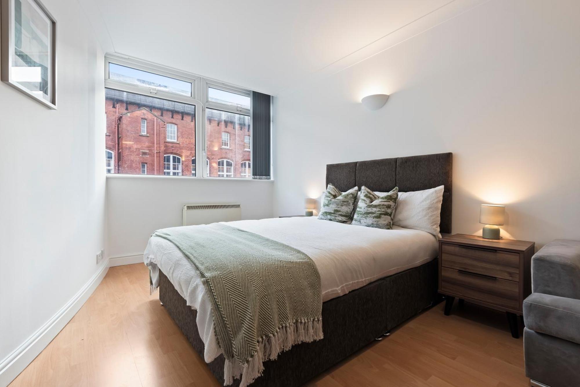 Apartment Centre - Sleeps 5 - Free Parking *