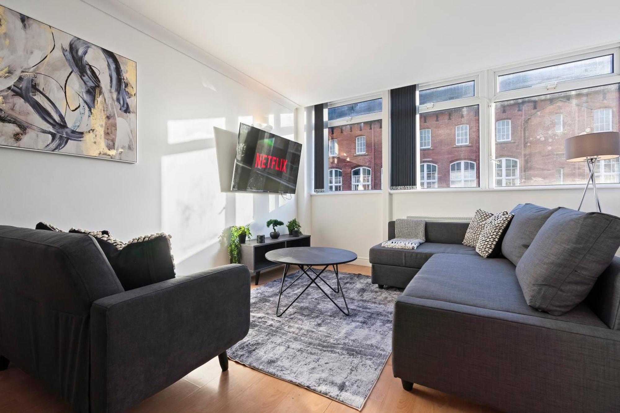 Centre - Sleeps 5 - Free Parking *