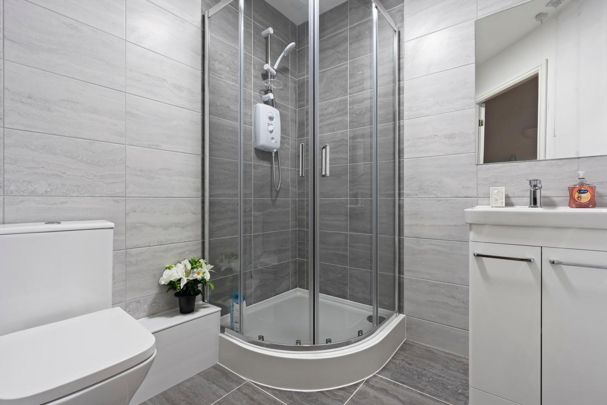 Centre - Sleeps 5 - Free Parking Apartment Leeds (West Yorkshire)